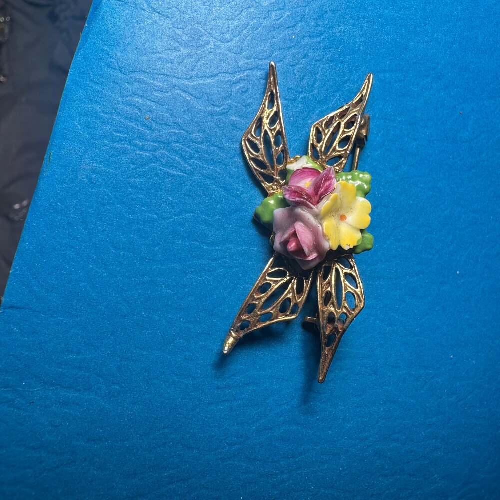 Vintage Gold Tone Ceramic Enamel Floral Pink and Yellow Rose Trio Brooch Pin